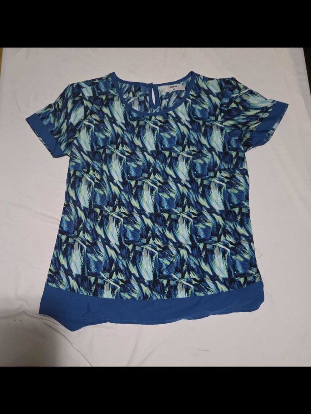 Marisa women's medium blue design medical scrub top #29